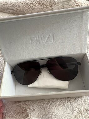 DEZI Black Aviator Sunglasses